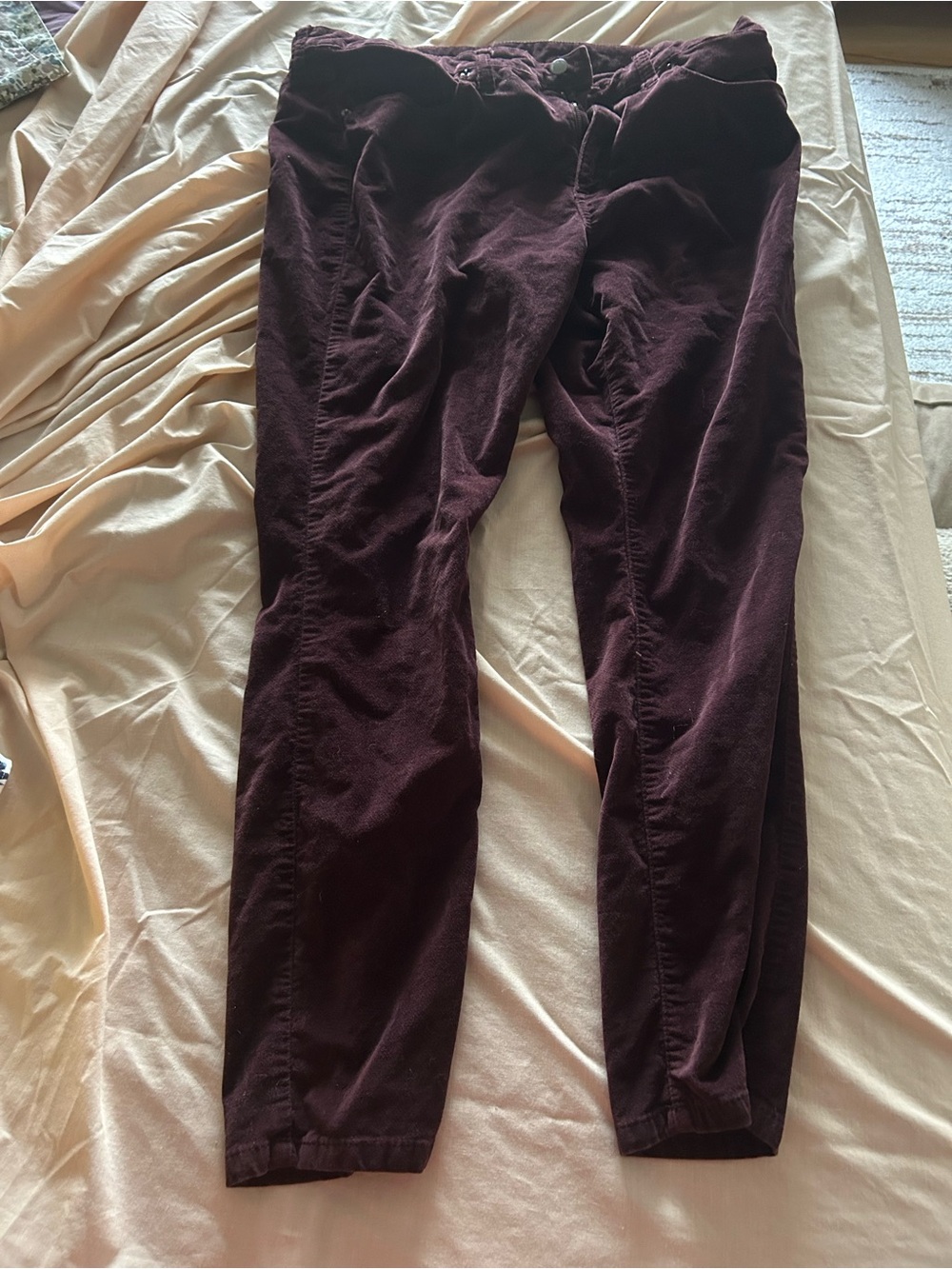 Universal threads sz 16 velvet skinny jeans
